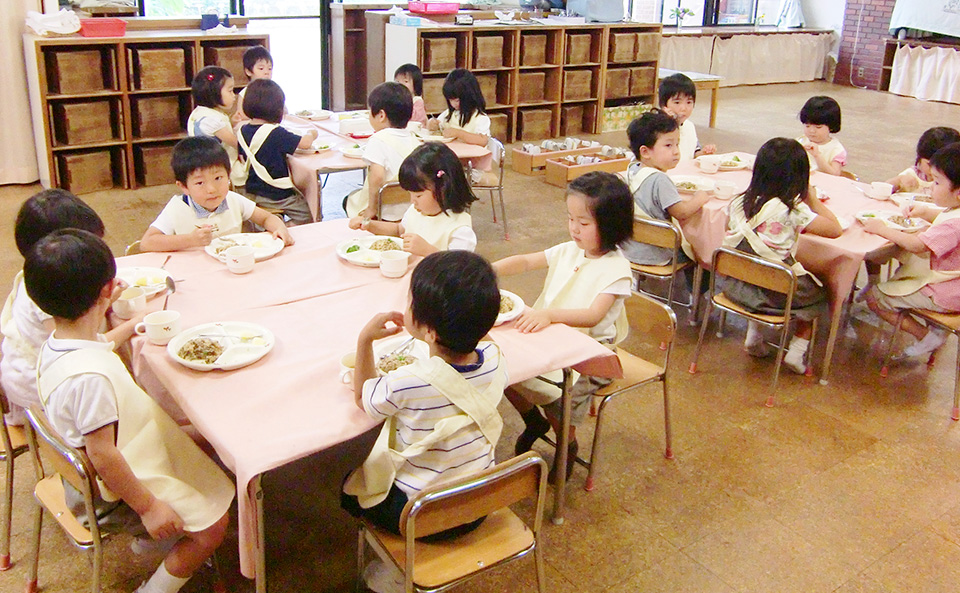 みんなでお昼ごはん