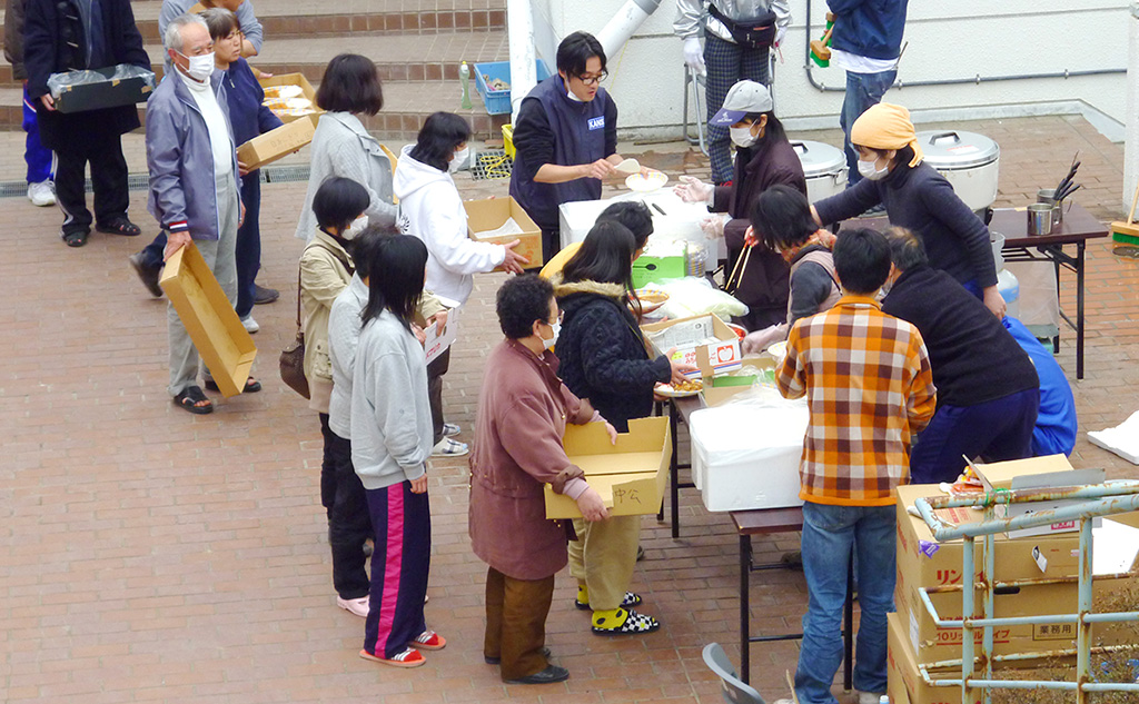 東日本大震災炊き出し