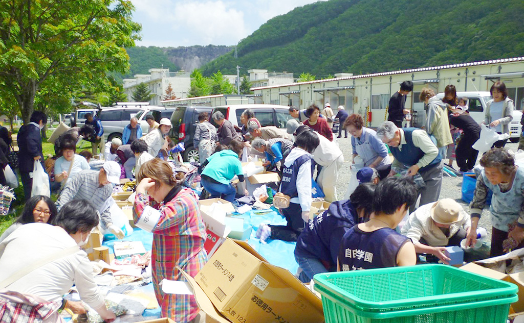 東日本大震災仮設住宅青空市